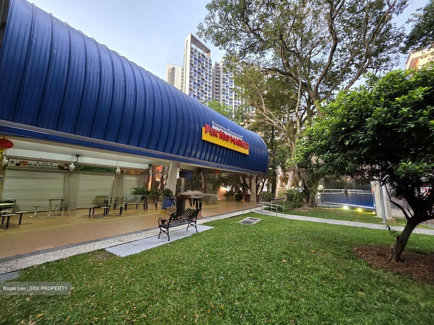 Owen Road (D8), Retail #518510881